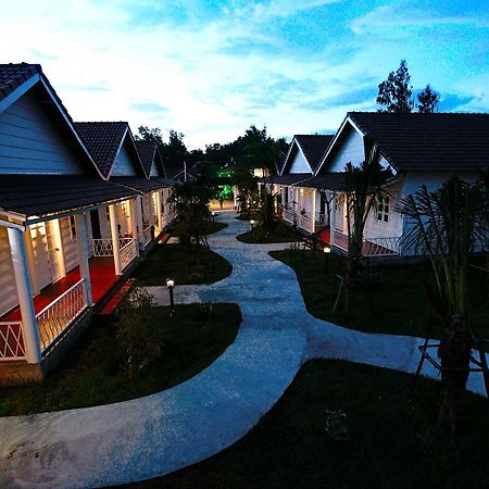 Konklor Hotel Kon Tum Exterior foto