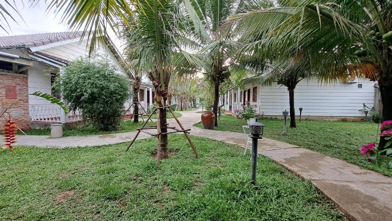 Konklor Hotel Kon Tum Exterior foto